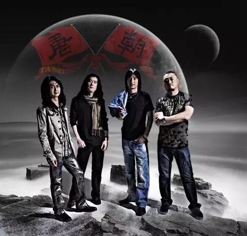 爱体育官方网站-欧洲巨星齐聚一堂，赛场上的较量惊心动魄！