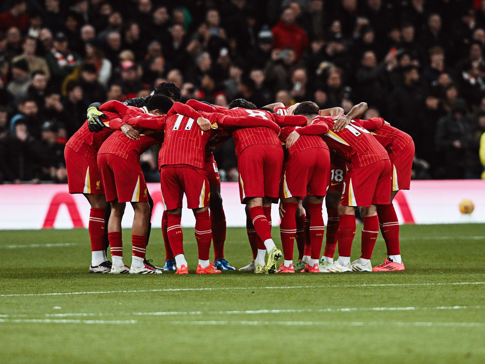 爱体育官网-利物浦主场击败南安普顿，英超领跑位置更加牢固