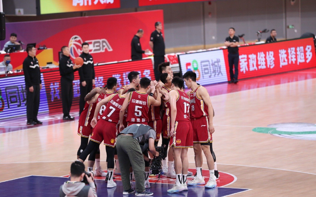 爱体育官方网站-辽宁队大胜福建，演绎华丽逆袭故事