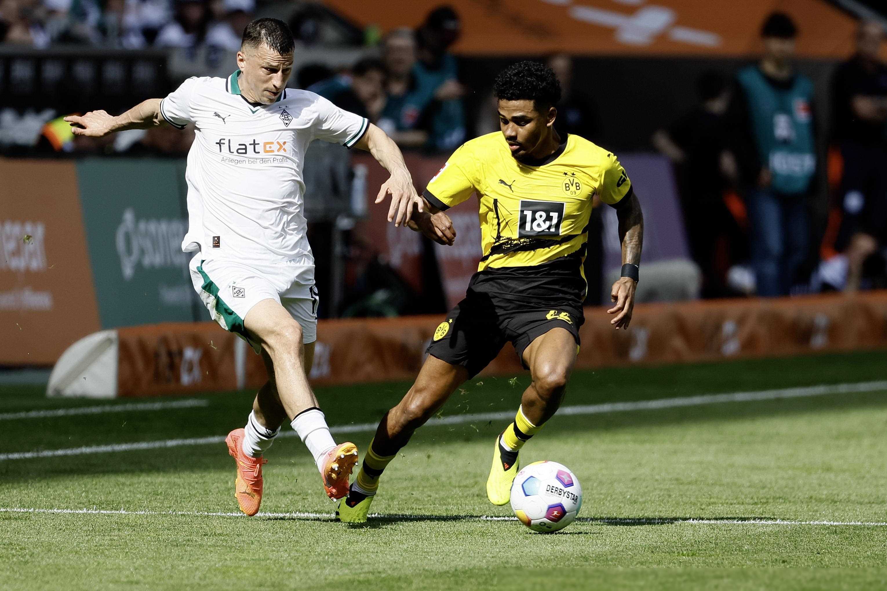 多特蒙德年轻球员崭露头角,助球队胜出 多特蒙德年轻球员崭露头角,助球队胜出