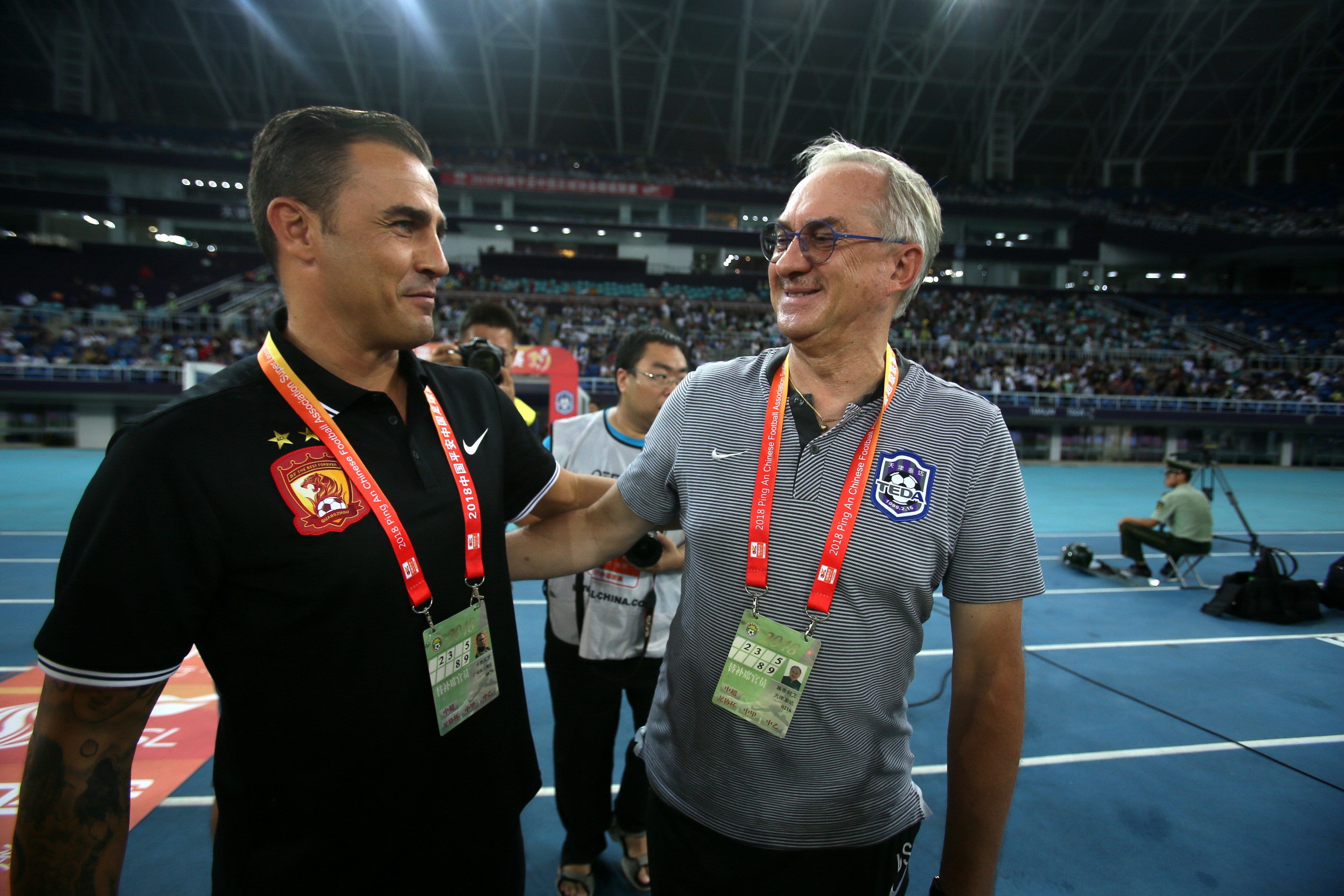 恒大主场压胜鲁能,继续保持领先地位 恒大主场压胜鲁能,继续保持领先地位