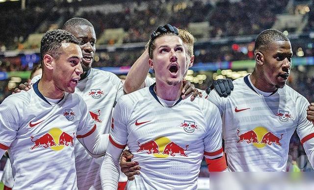 皇家马德里士气低迷,遭遇连败 皇家马德里士气低迷,遭遇连败