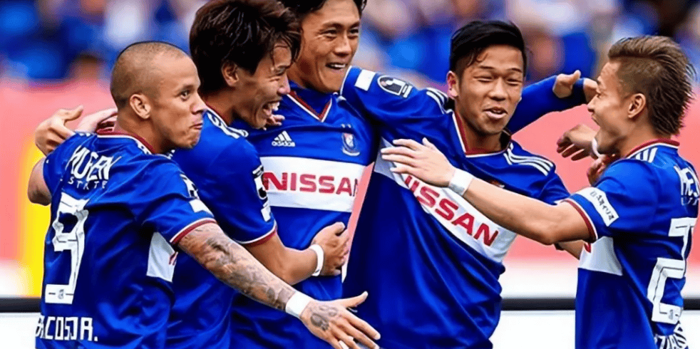 阿尔艾因队员表现出色,为球队在比赛中取得优势 阿尔艾因队员表现出色,为球队在比赛中取得优势