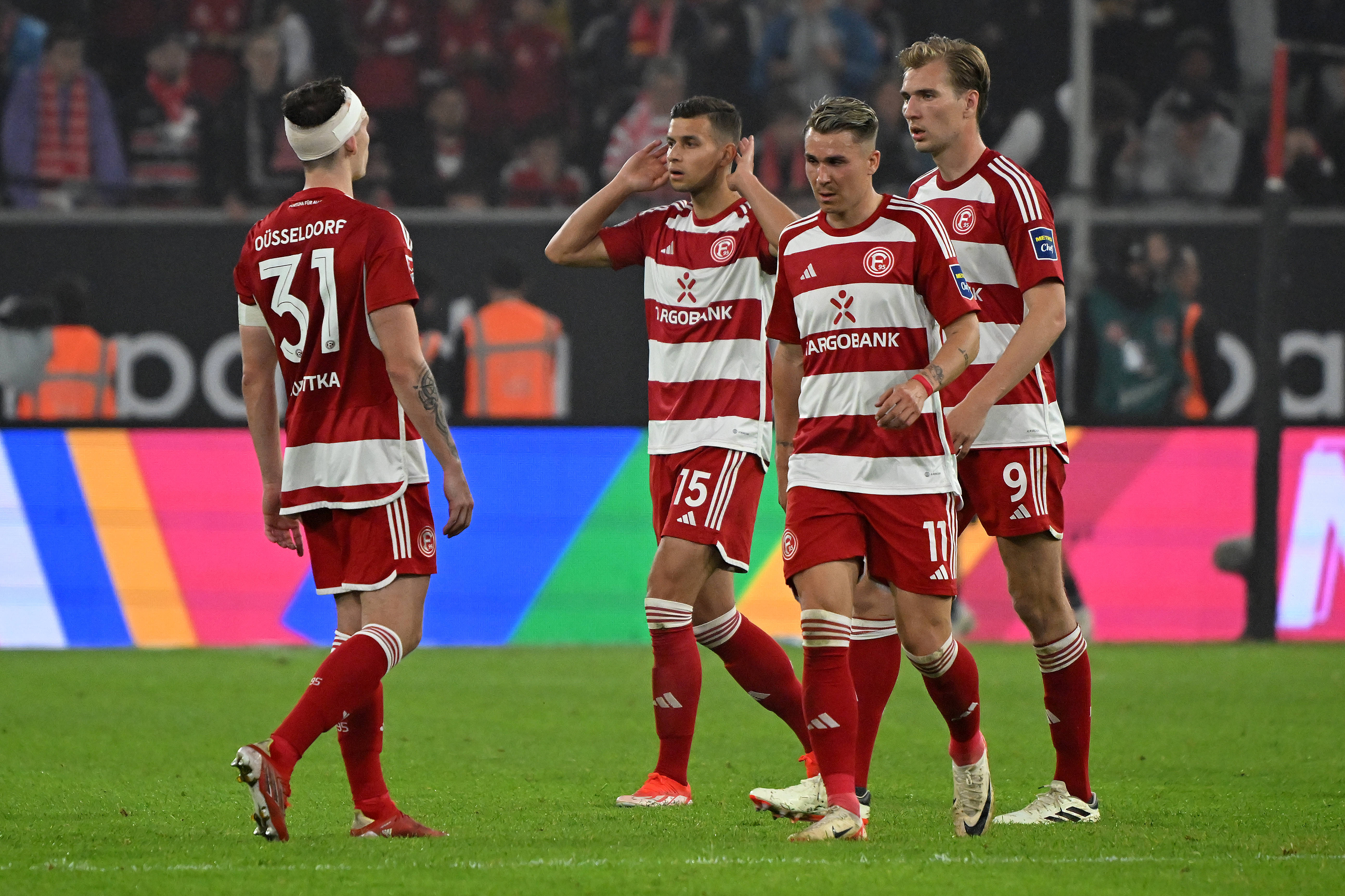 达姆施塔特主场遭遇惨败,降级形势严峻 达姆施塔特主场遭遇惨败,降级形势严峻