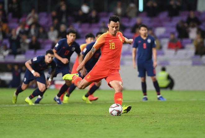 爱体育官方网站-进球得分冲刺领先，球队备战决赛