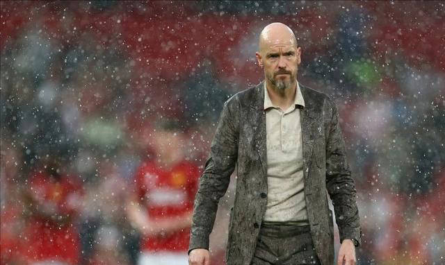 曼联遭遇惨败,教练组陷入困境 曼联遭遇惨败,教练组陷入困境