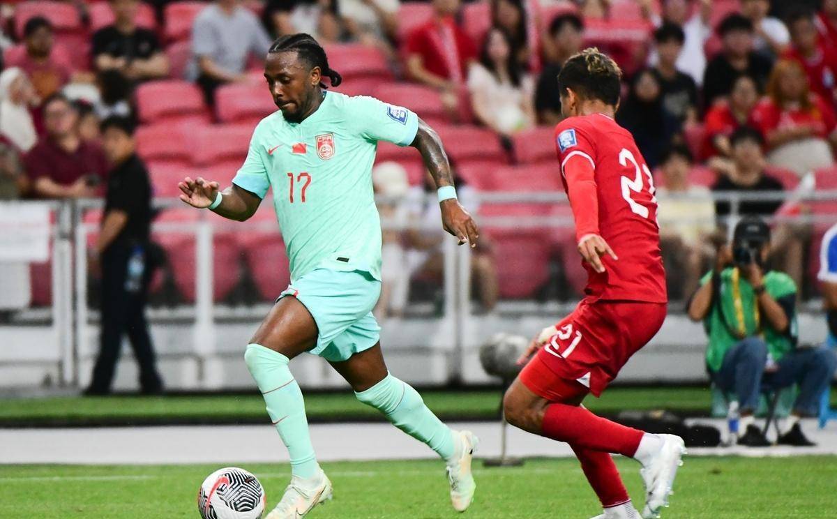 沙尔克04战术变阵获得成功 沙尔克04战术变阵获得成功