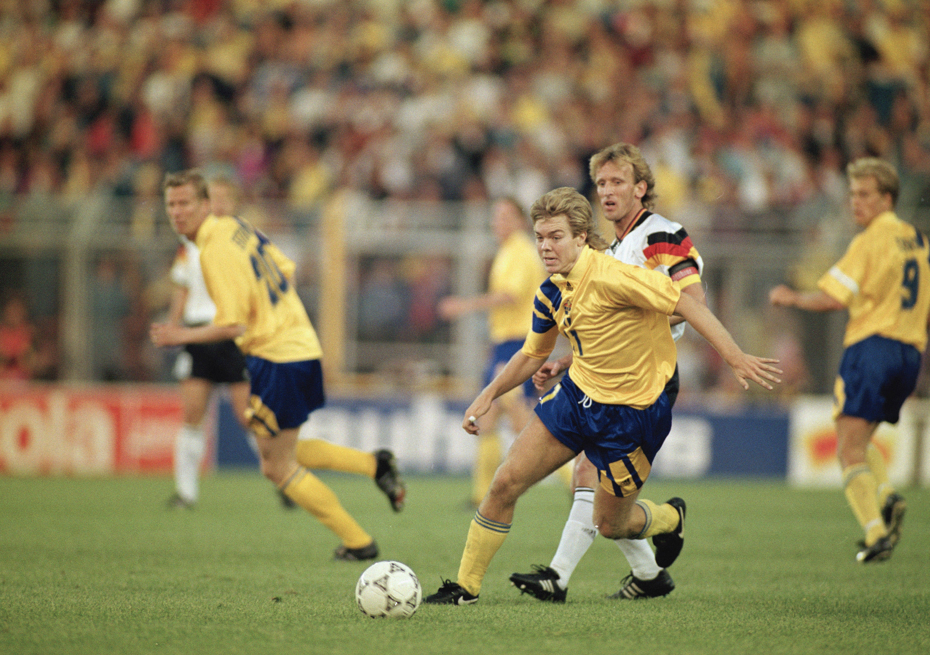 荷兰3-0取胜挪威，瑞典主场不敌斯洛伐克