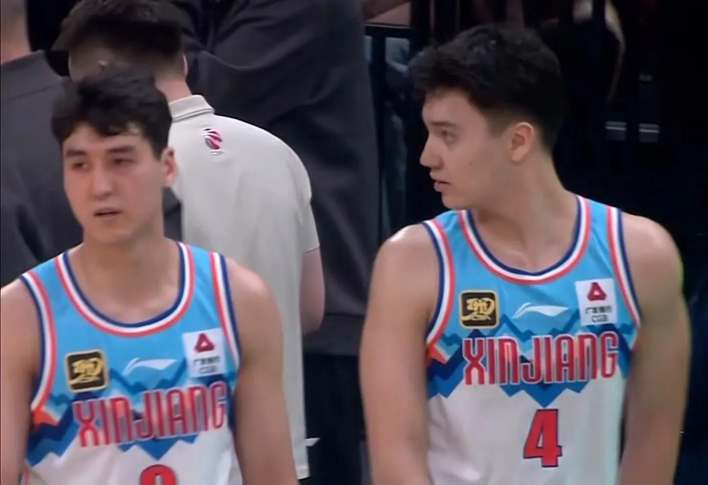 爱体育-顶尖球员发挥出色，带领球队迎来大胜