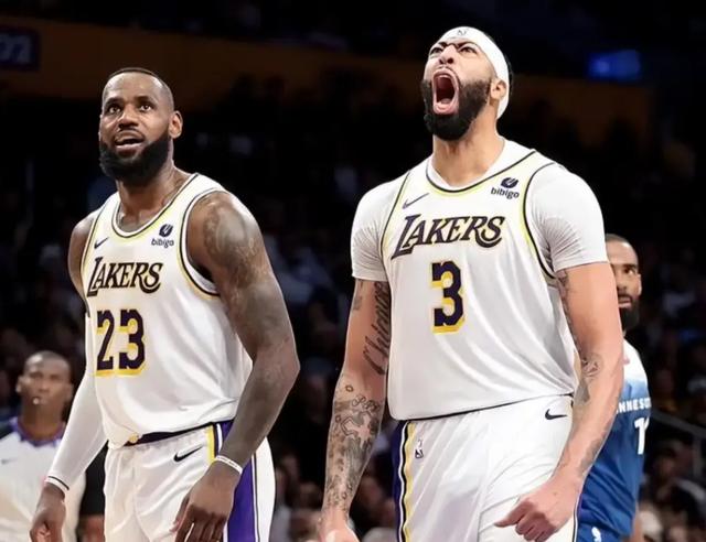 格拉纳达湖人不敌对手，陷入低谷