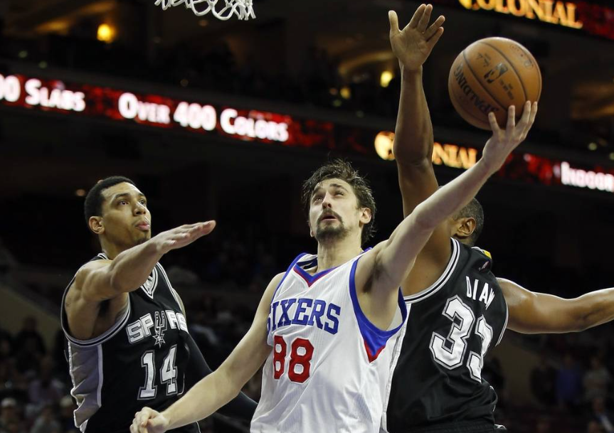 爱体育-欧洲篮球名将退役聚餐告别，感慨岁月流逝