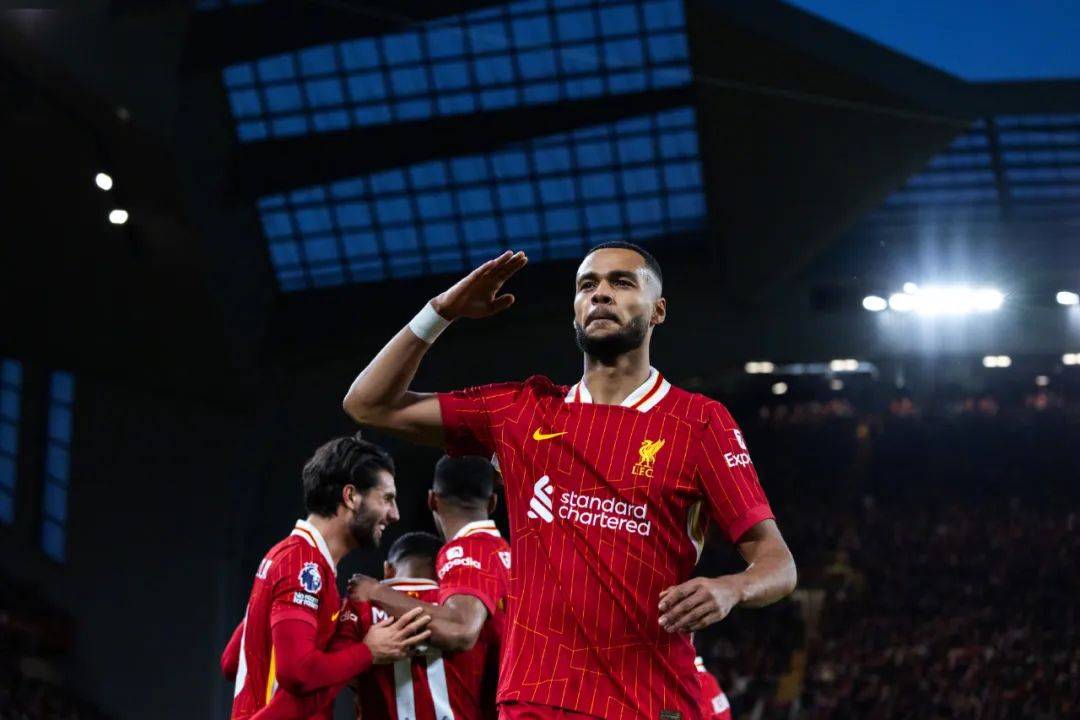 爱体育官网-利物浦传奇继承球风：红军球迷期待新一代英雄