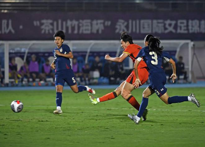 中国女足备战大赛，瞄准冠军