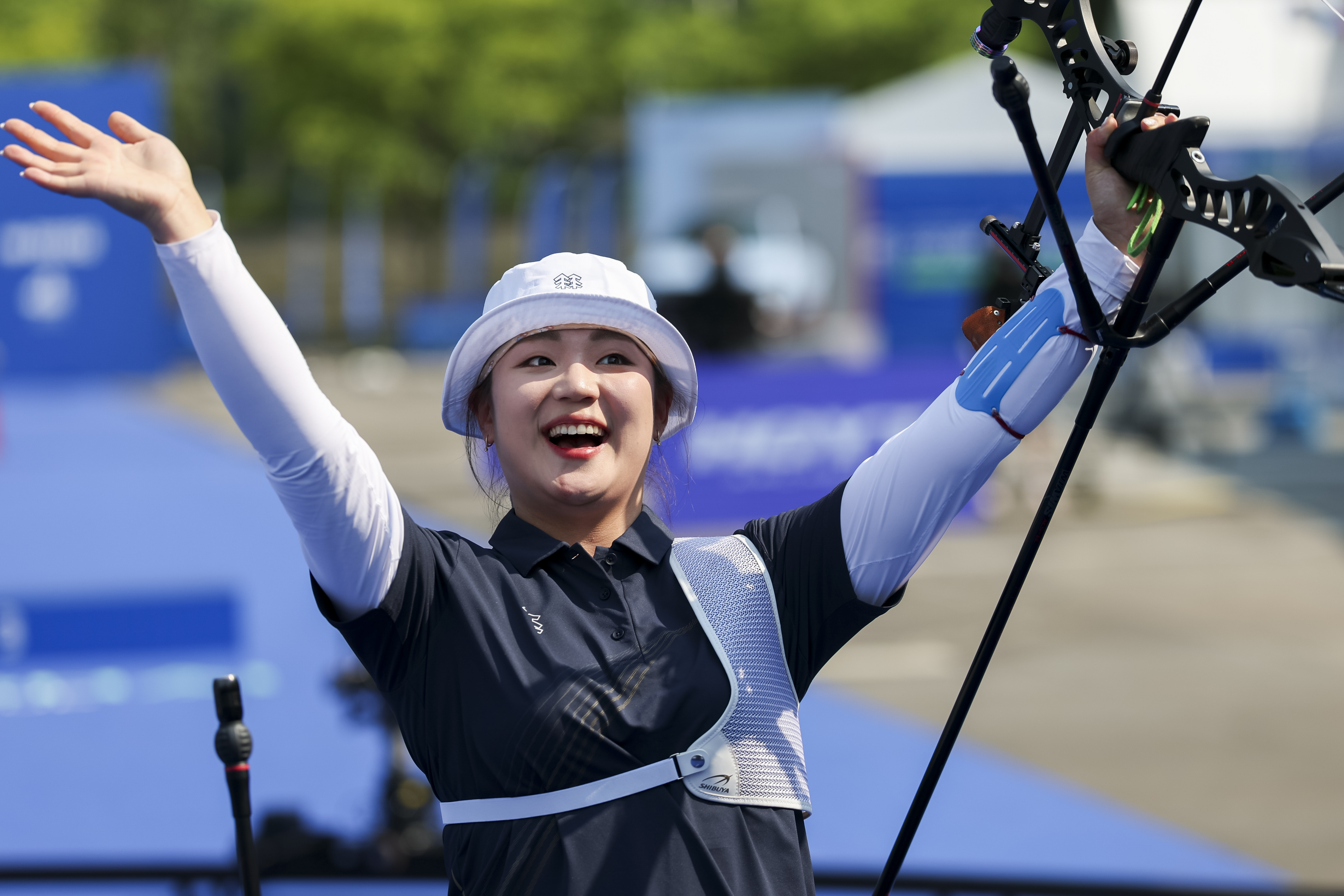 爱体育-拉脱维亚女子射箭选手弹无虚发
