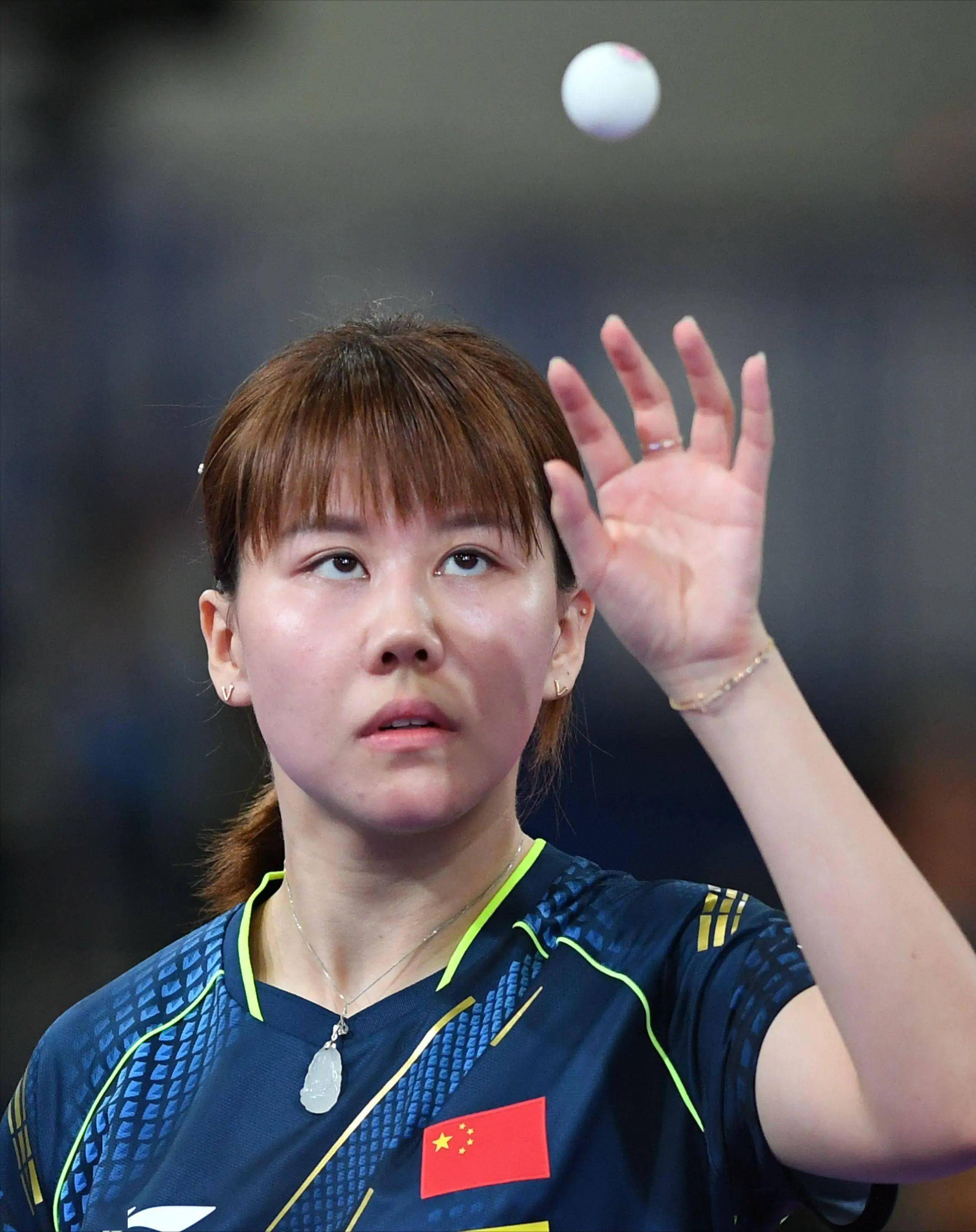 荷兰女子自行车选手风格独特,夺冠在握 荷兰女子自行车选手风格独特,夺冠在握