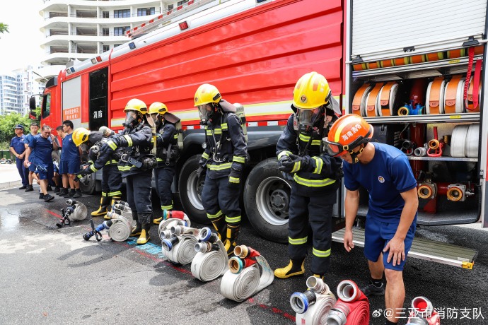 激烈对抗,欧洲国家队间火药味十足 激烈对抗,欧洲国家队间火药味十足